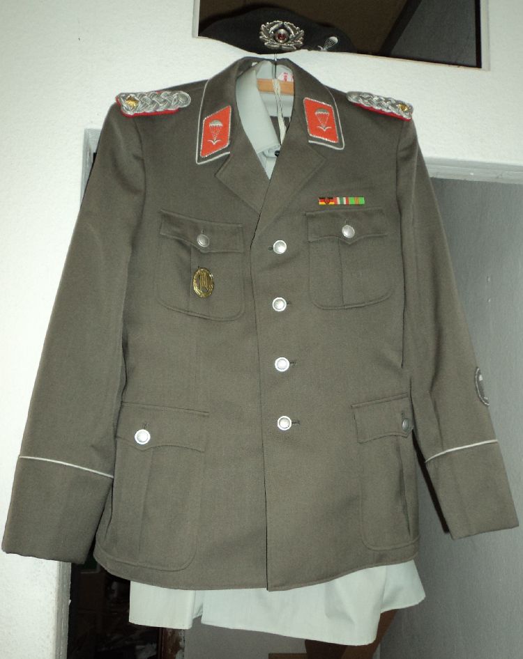 Original NVA Uniform Fallschirmjäger Hose Hemd Barett